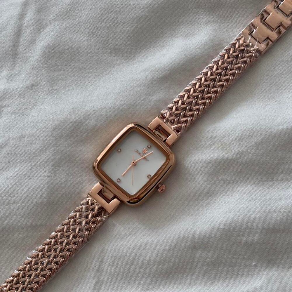 Women’s Rose Gold Square Watch White Dial Luxury Mesh Band Elegant Waterproof - Picture 5 of 6